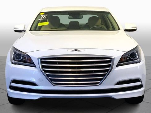 Used 2016 Hyundai Genesis 3.8 image 4