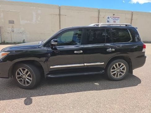 Used 2013 Lexus LX 570 4WD w/ Luxury Pkg image 5