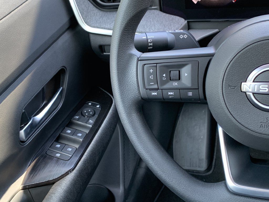 New 2027 Nissan Kicks SV w/ SV Premium Package FWD image 9