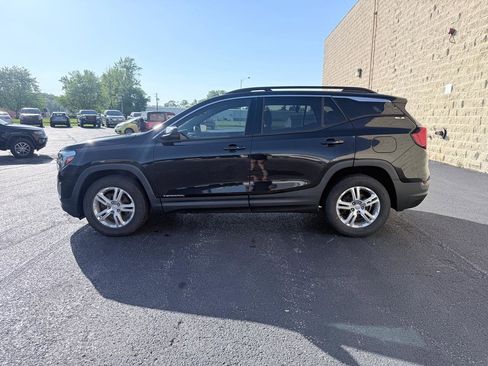 Used 2018 GMC Terrain SLE w/ Driver Convenience Package AWD/4WD image 2