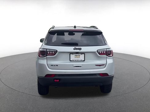 Used 2025 Jeep Compass Trailhawk AWD/4WD image 12