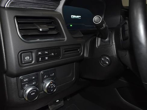 Used 2023 GMC Yukon XL SLT image 29