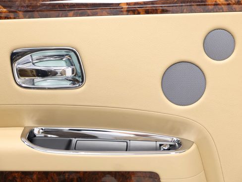 Used 2010 Rolls-Royce Ghost RWD image 49