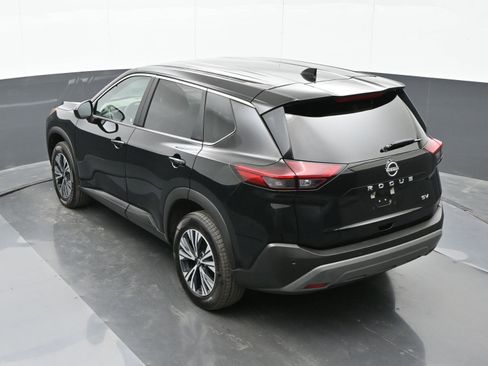 Used 2023 Nissan Rogue SV image 32