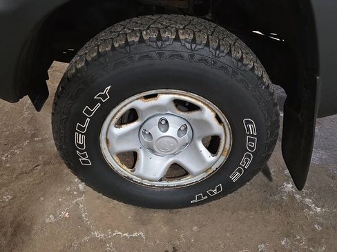 Used 2013 Toyota Tacoma 4x4 Access Cab image 4