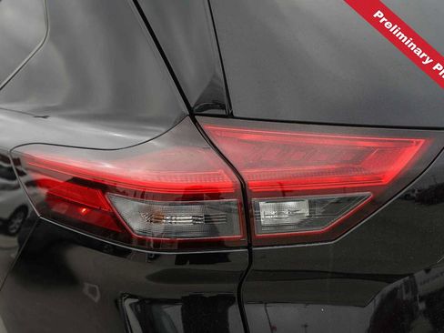 Used 2023 Nissan Rogue SV w/ SV Premium B Package FWD image 9