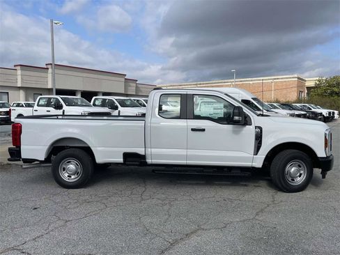 New 2026 Ford F250 XL image 2
