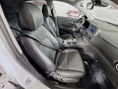 Certified 2021 Hyundai Kona Limited w/ Cargo Package FWD image 31