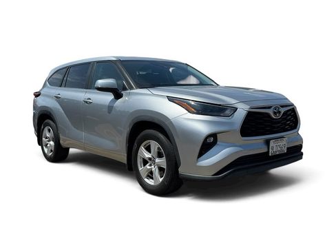 Used 2023 Toyota Highlander LE AWD/4WD image 16