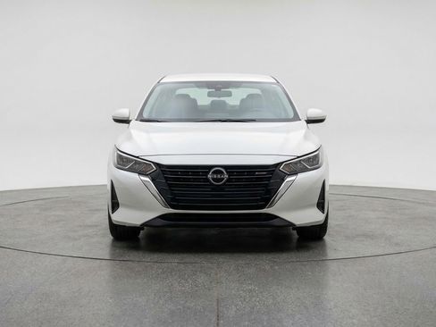 Used 2025 Nissan Sentra SV FWD image 2