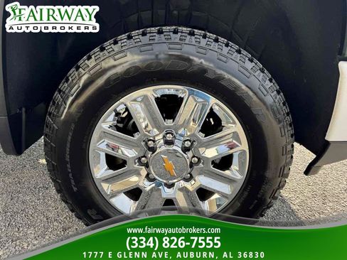 Used 2024 Chevrolet Silverado 2500 High Country image 34