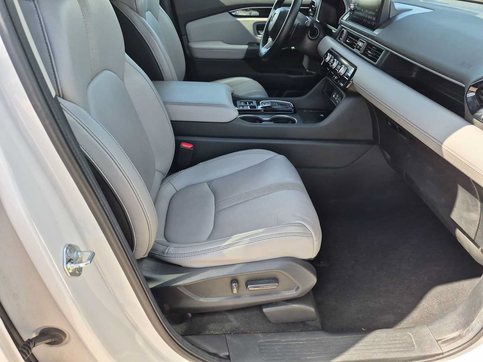 Certified 2024 Honda Pilot Touring image 21