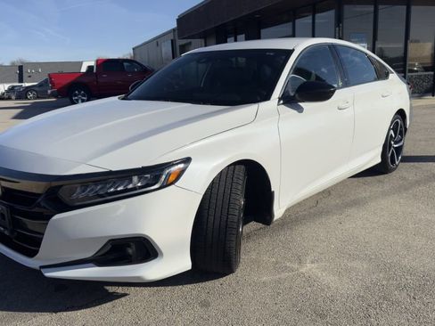 Used 2022 Honda Accord Sport image 3