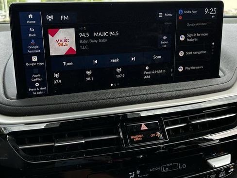 Used 2025 Acura MDX FWD image 13