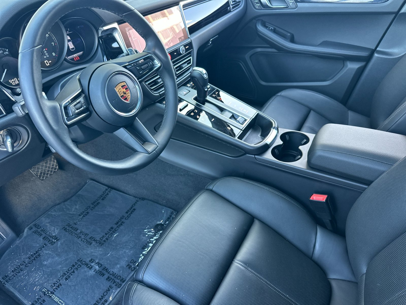 Used 2026 Porsche Macan AWD/4WD image 5