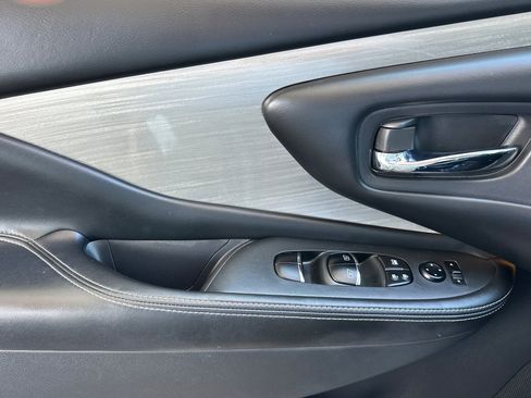 Used 2018 Nissan Murano SL w/ Moonroof Package AWD/4WD image 11