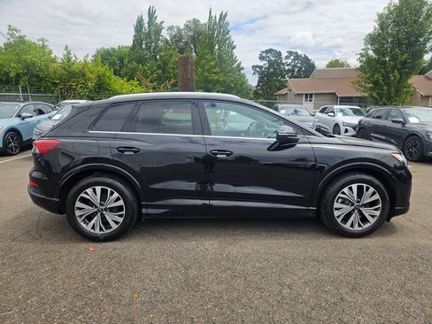 Used 2023 Audi Q4 e-tron Premium Plus w/ Premium Plus RWD image 6