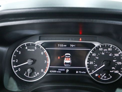 Used 2024 Nissan Rogue SV FWD image 15
