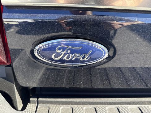 Used 2024 Ford F250 Platinum image 16