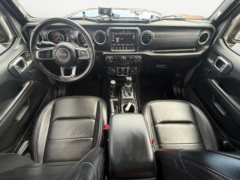 Used 2019 Jeep Wrangler Unlimited Sahara AWD/4WD image 12