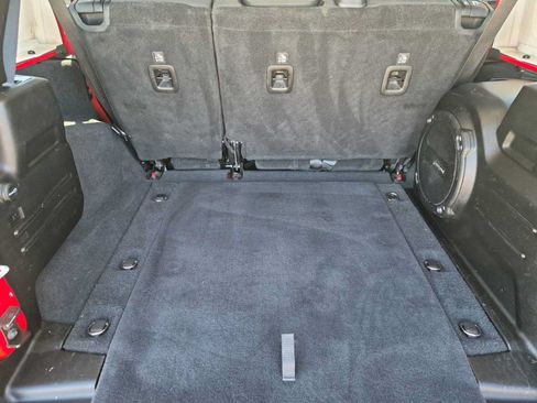 Used 2018 Jeep Wrangler Unlimited Sport S AWD/4WD image 31