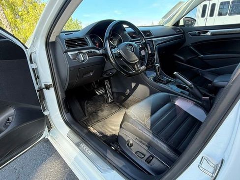 Used 2016 Volkswagen Passat 3.6 SEL Premium FWD image 8