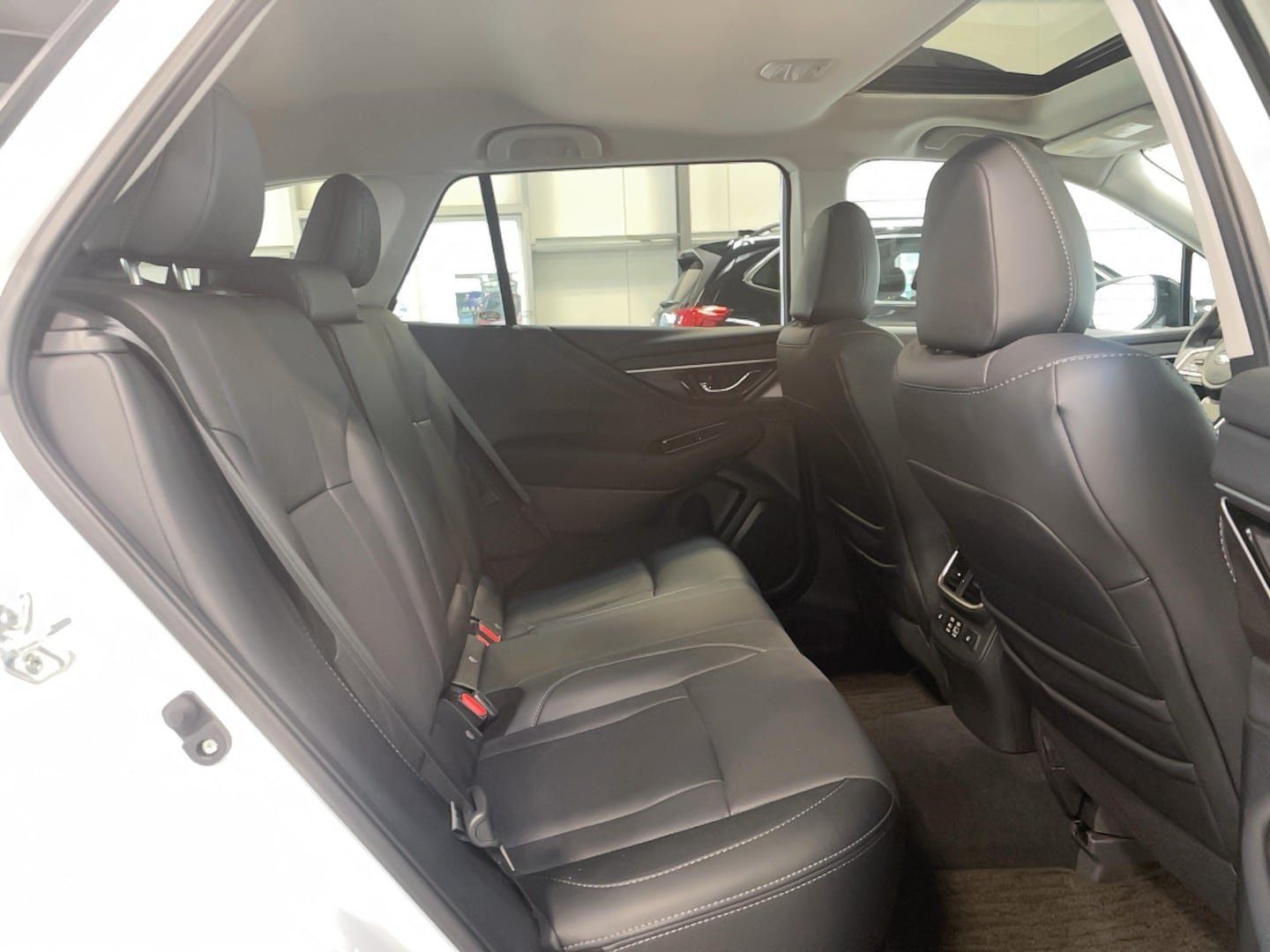 Used 2024 Subaru Outback Limited AWD/4WD image 23