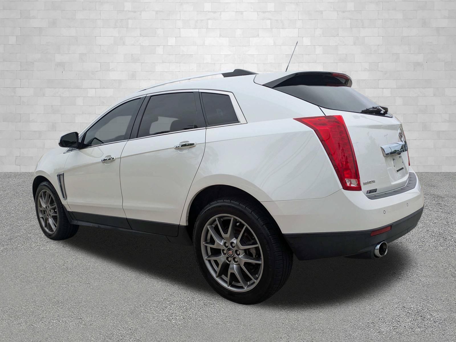 Used 2015 Cadillac SRX Performance w/ Driver Assist Package FWD image 4