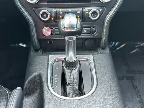 Used 2018 Ford Mustang Coupe w/ Black Accent Pkg RWD image 34