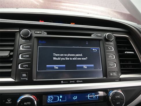 Used 2019 Toyota Highlander Limited Platinum image 29