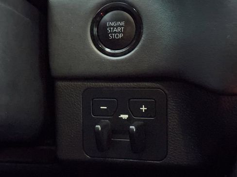 Used 2025 Toyota Tundra Platinum image 28