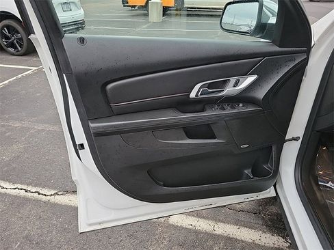 Used 2017 GMC Terrain SLT w/ Open Road Package image 18