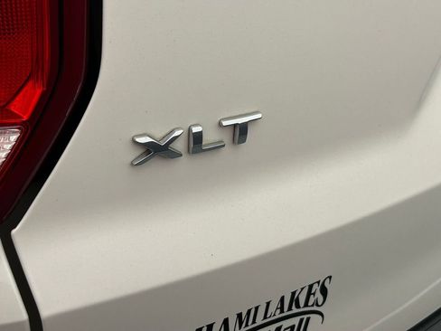 Used 2018 Ford Explorer XLT w/ Equipment Group 202A FWD image 36