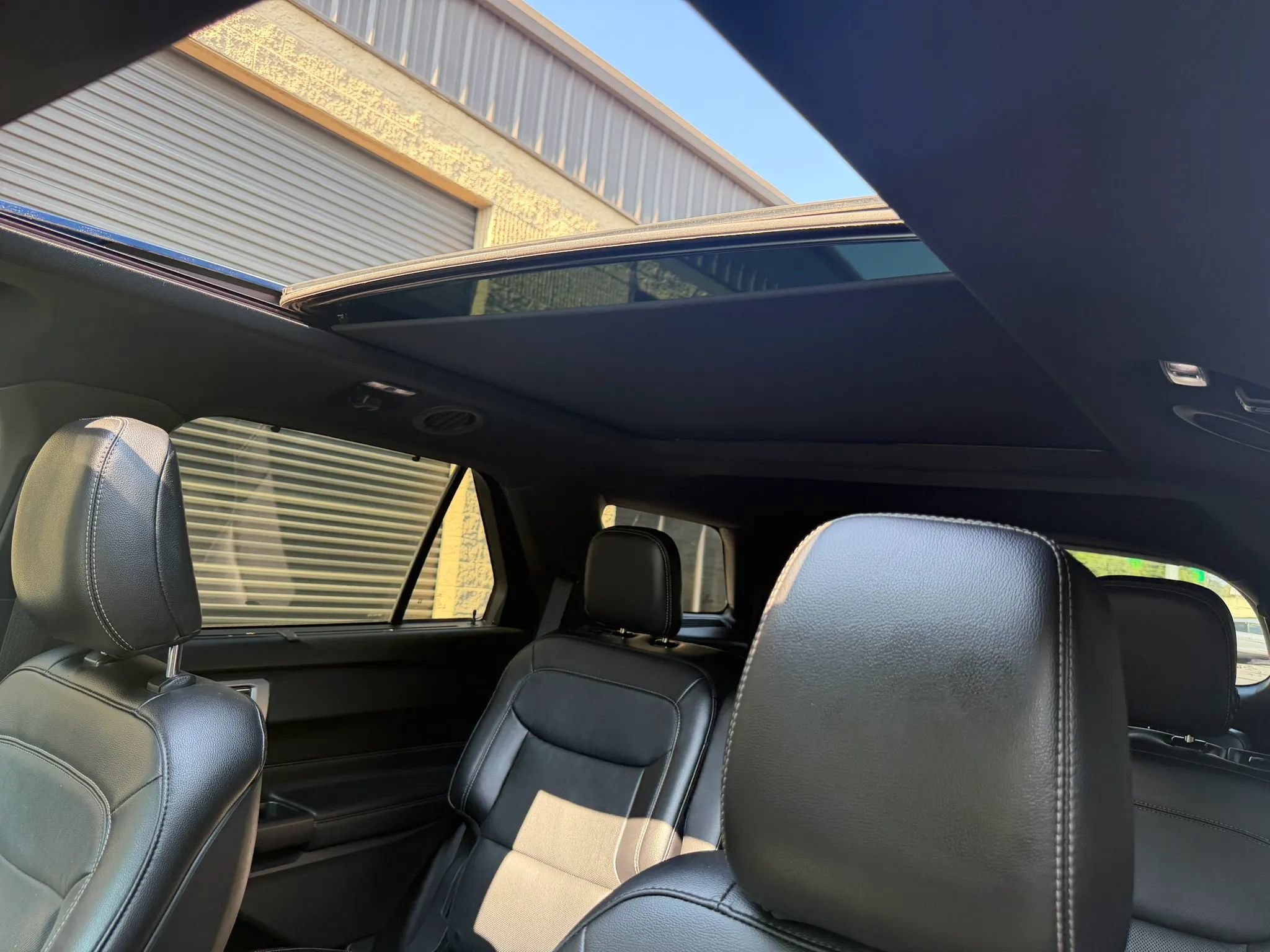 Used 2020 Ford Explorer Limited AWD/4WD image 25