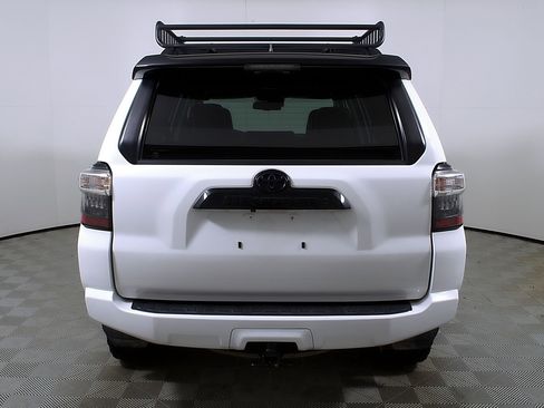 Used 2021 Toyota 4Runner Venture image 8