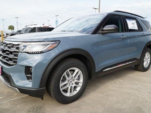 New 2025 Ford Explorer Active w/ Active Comfort Package image 4