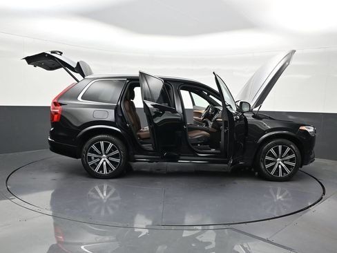 Used 2024 Volvo XC90 B6 Plus AWD/4WD image 34