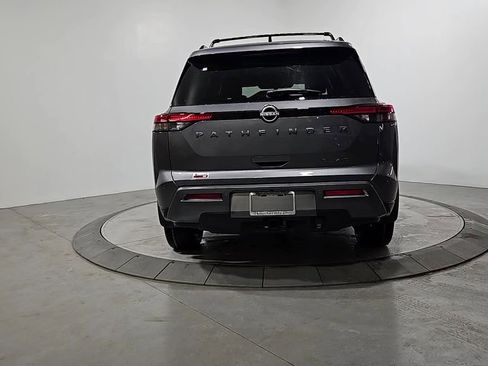 New 2026 Nissan Pathfinder SL image 4