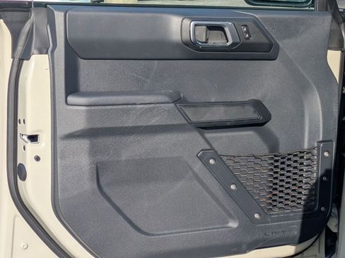 New 2025 Ford Bronco 4-Door image 21