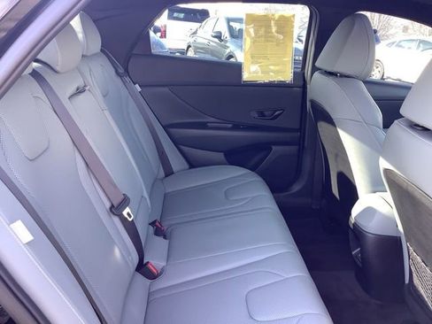 Certified 2025 Hyundai Elantra Limited image 27