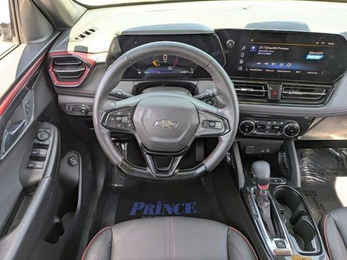 Used 2025 Chevrolet TrailBlazer RS w/ Convenience Package FWD image 16