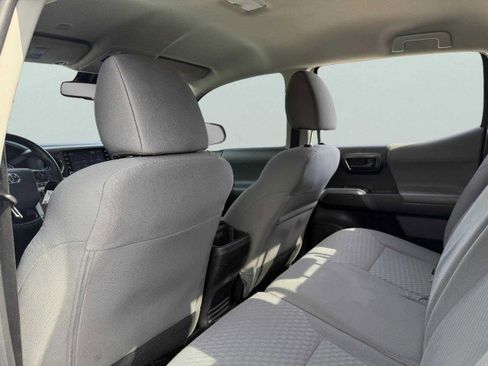 Used 2022 Toyota Tacoma SR5 image 33