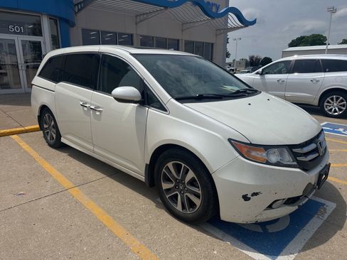 Used 2016 Honda Odyssey Touring Elite image 3