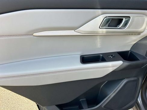 New 2026 Ford Explorer Active w/ Active Comfort Package AWD/4WD image 19