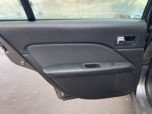 Used 2011 Ford Fusion SE image 14