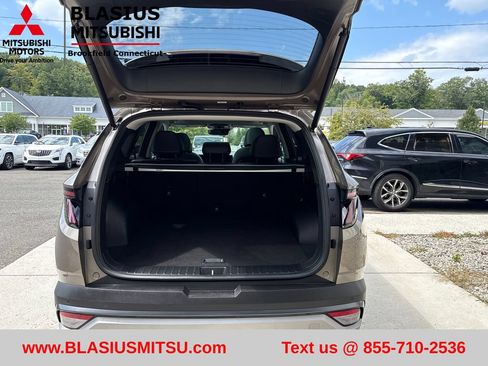 Used 2025 Hyundai Tucson Limited AWD/4WD image 55