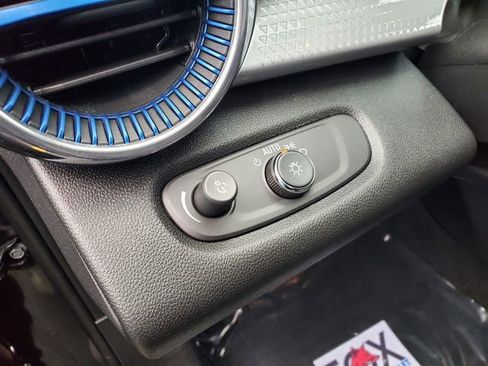 Certified 2025 Chevrolet Trax LT w/ Driver Confidence Package image 22