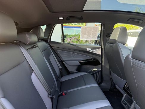Certified 2023 Volkswagen ID.4 Pro S AWD/4WD image 10