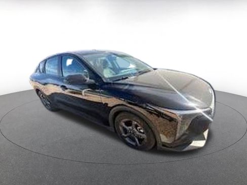 Used 2025 Kia K4 LXS image 1