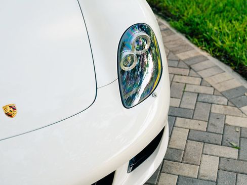 Used 2005 Porsche Carrera GT RWD image 5